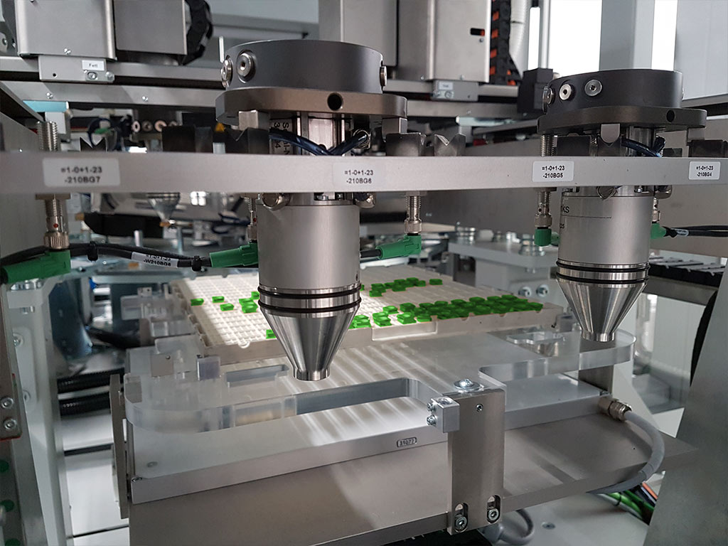 View into a ROBOWORKER high-performance packaging line